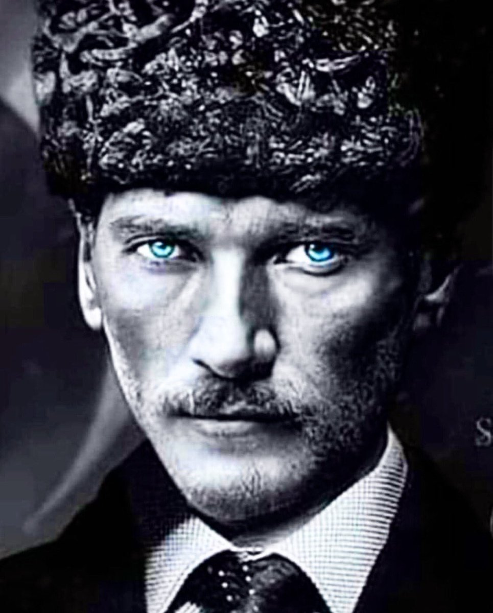 Senin naçiz vücudun toprak olmuşsa; o toprak, bizim için, daha çok ‘vatan’ demektir.

Bu vatanın gökyüzündeki en parlak yıldız hâlâ sensin!

Rahmet ve minnetle…
#10Kasım