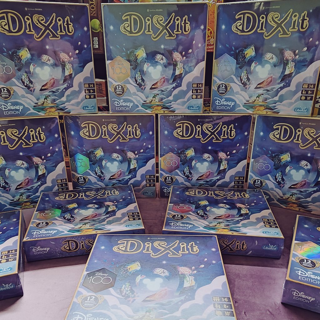 InfiniteSkillES's tweet image. ¿Ya conoces la combinación perfecta entre la diversión de la creatividad y la magia de Dixit?

Em #dixitdisney echarás a volar tu imaginación con los personajes de Disney para vivir la divertida manera de contar historias 🌟
#InfiniteSkillES
#asmodee #libellud #juegosdemesa