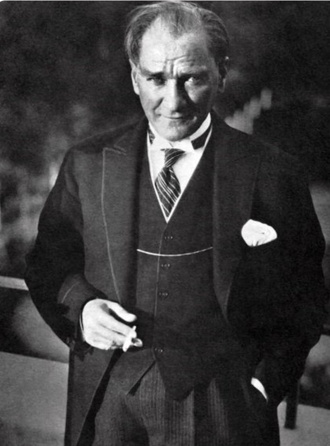 "Benim naçiz vücudum elbet bir gün toprak olacaktır, ancak Türkiye Cumhuriyeti ilelebet payidar kalacaktır." Ulu önder Gazi Mustafa Kemal Atatürk.
Her zaman kalbimizdesin Atam!
