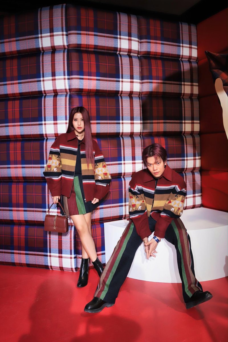 lgbt_labs's tweet photo. Quynh Anh Shyn - Nam Phung held hands to attend Tommy Hilfiger's Asian fashion event in Thailand
As the only two representatives from Vietnam, the couple Quynh Anh Shyn - Nam Phung occupies the "spotlight" alongside Asian stars such as the "Thailand F4" couple 
#TommyHilfiger https://t.co/2Kg689bH6h