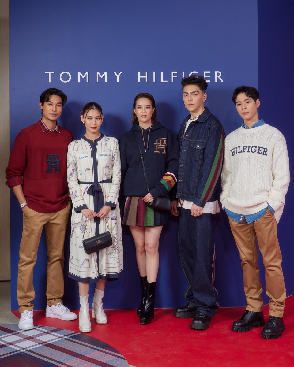lgbt_labs's tweet photo. Quynh Anh Shyn - Nam Phung held hands to attend Tommy Hilfiger's Asian fashion event in Thailand
As the only two representatives from Vietnam, the couple Quynh Anh Shyn - Nam Phung occupies the "spotlight" alongside Asian stars such as the "Thailand F4" couple 
#TommyHilfiger https://t.co/2Kg689bH6h