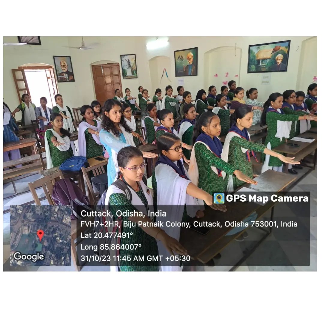 ShailabalaC's tweet photo. NSS wings of SB Women's Autonomous College in collaboration with IQAC organised "National Unity Day"on 31/10/2023 to commemorate the birth anniversary of Sardar Vallabhbhai Patel &amp; taken pledge to spread the message of unity and harmony. https://t.co/FkzNSGJ2nz