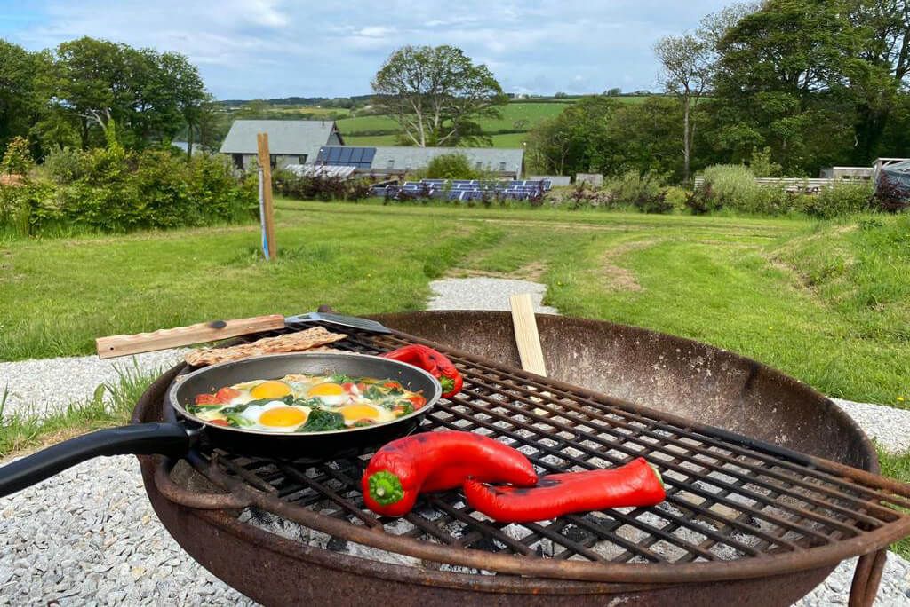 Discover one of 12 luxurious, spacious Mongolian-inspired Yurts, overlooking Porth Reservoir &amp; Cornish countryside, the glamping site is less than 3 miles from the beautiful sand &amp; surfer friendly beaches of Newquay, Cornwall. staycationholidays.co.uk/glamping-retre…