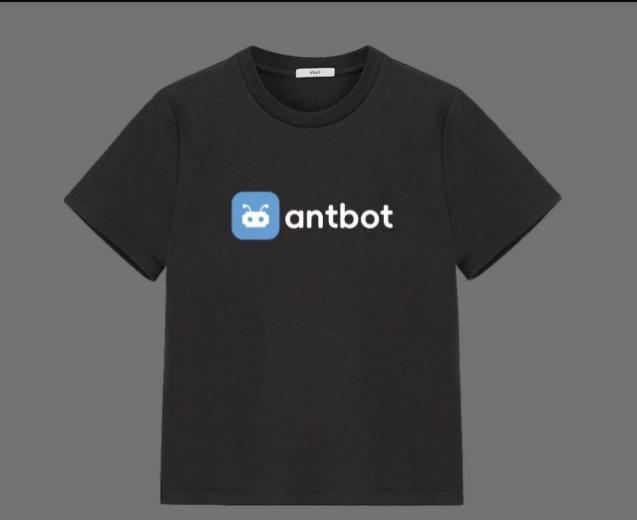 AntBotOfficial's tweet photo. Antbot will make its appearance at an exhibition tomorrow alongside various notable figures in the blockchain industry. Please stay tuned for this exciting event. Additionally, one lucky user will be selected to receive an Antbot uniform. https://t.co/sEVHU0NjdX