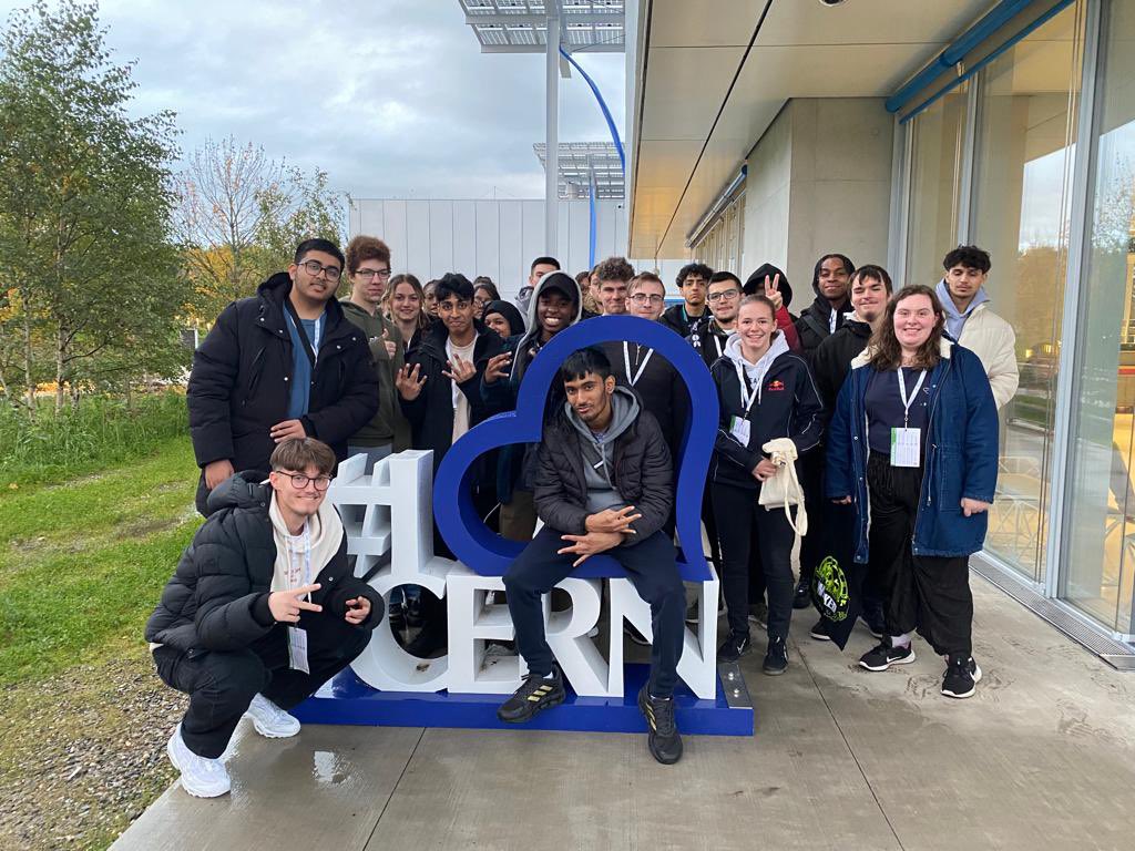 MrsLHarrop's tweet image. Some of our @Bedford_Academy year 13 science students having a great time at CERN in Switzerland 🇨🇭 🧑🏼‍🔬👨🏾‍🔬✈️ What an opportunity 💫 
#thebaway #aspirational