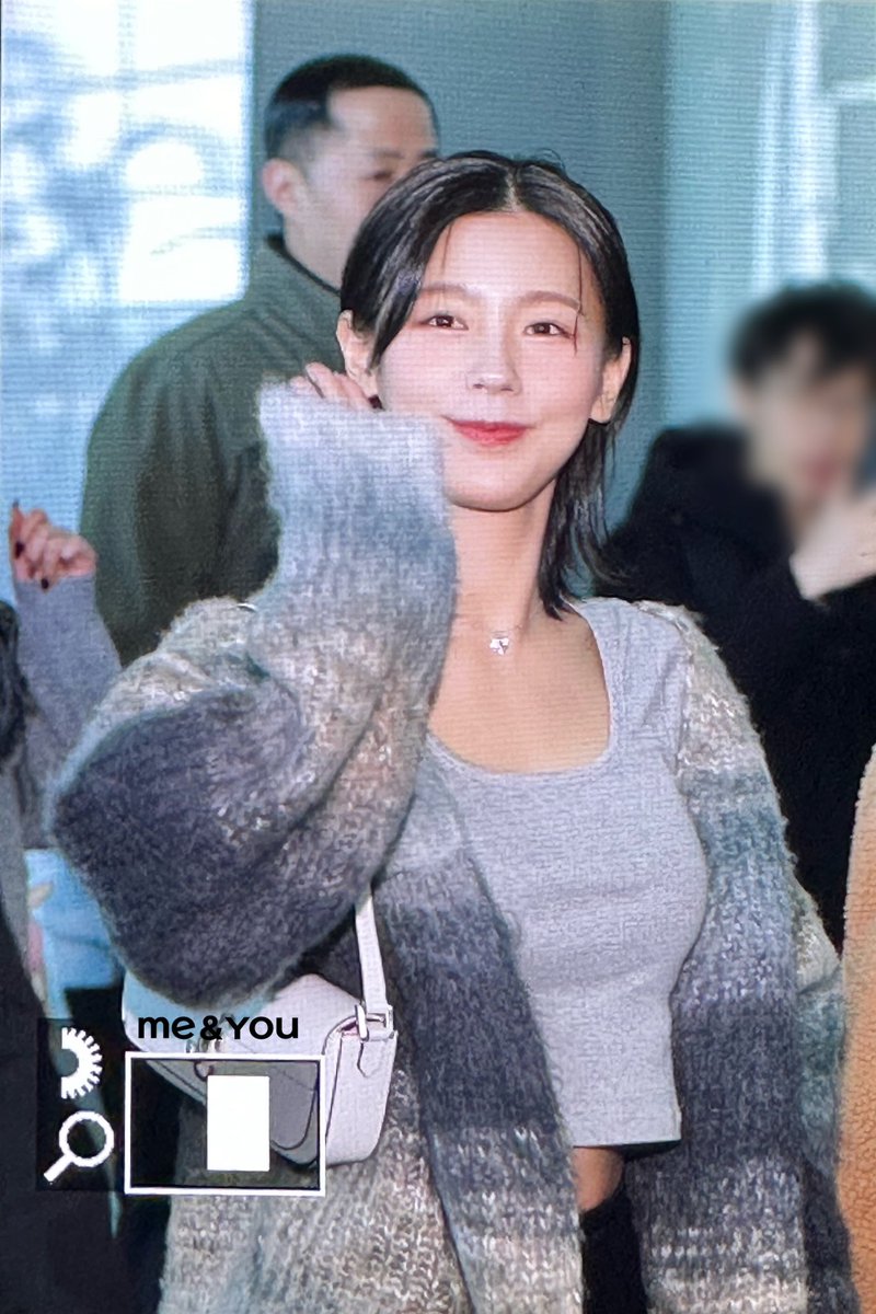 37_zip_'s tweet photo. 23110 ICN

조심히 잘 다녀와💚

#여자아이들 #아이들 #GIDLE #미연 #MIYEON https://t.co/g1kg5tzhCn