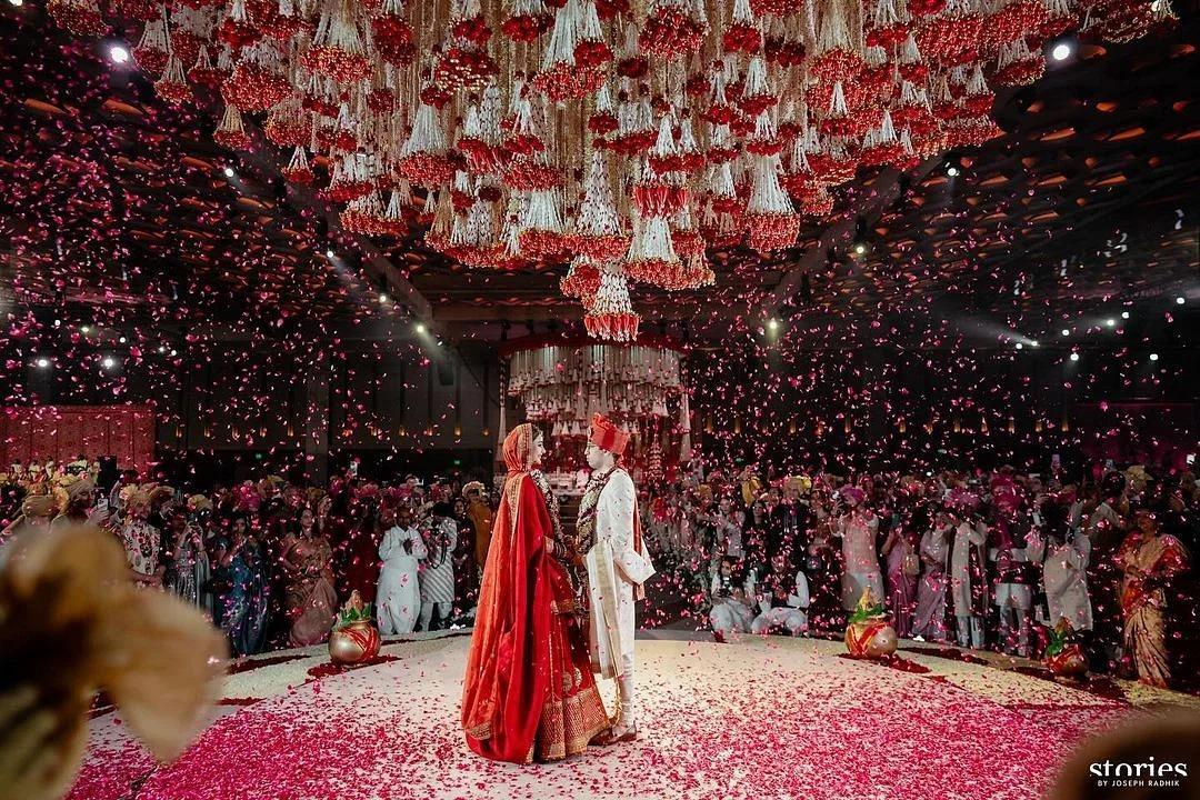 #Photos | Former Miss India #AditiArya marries billionaire Uday Kotak's Son #JayKotak See more: tinyurl.com/4avxurrk