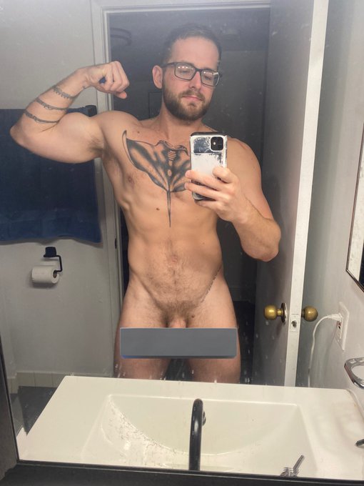 Who am I going to see at EDC Orlando this weekend? 😈 https://t.co/2qF067ABv6<a href="/tag/humpday"class="tags"><span>#humpday</span></a>