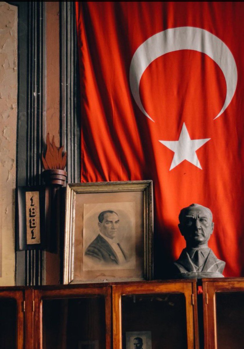 WgiteWing's tweet photo. 1881 - ∞
Sevgi, saygı ve özlemle... https://t.co/whmksQzBx0