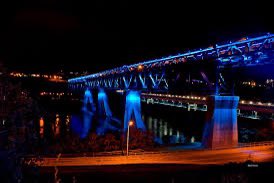 The #HighLevelBridge in #Edmonton #Alberta will be lit in shades of blue, orange, red and green for Medical Radiation Technologist Week 2023. @CAMRT_ACTRM #Radiology #RadiologyTechnician #Yeg #LightTheBridge 

💻CAMRT.ca/Alberta/