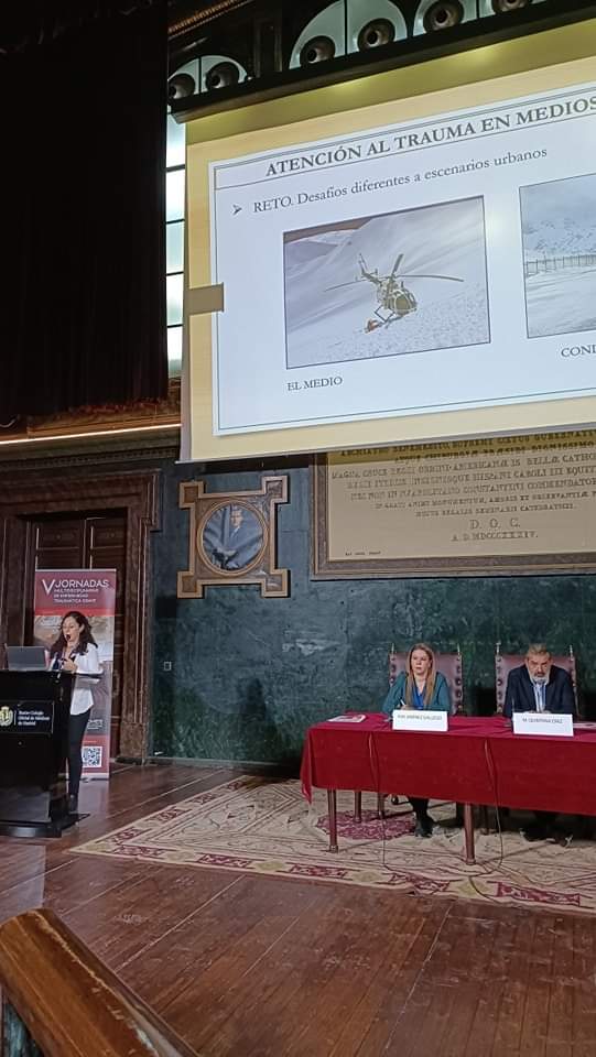 SEMESmontana's tweet image. Esta semana, la Dra. López ha participado en la inauguración de las V Jornadas Multidisciplinarias de Enfermedad #Traumática Grave en @Icomem_Oficial 

@SEMES_ @Triaje_SEMES @SEMES_CV @ITLS_Spain