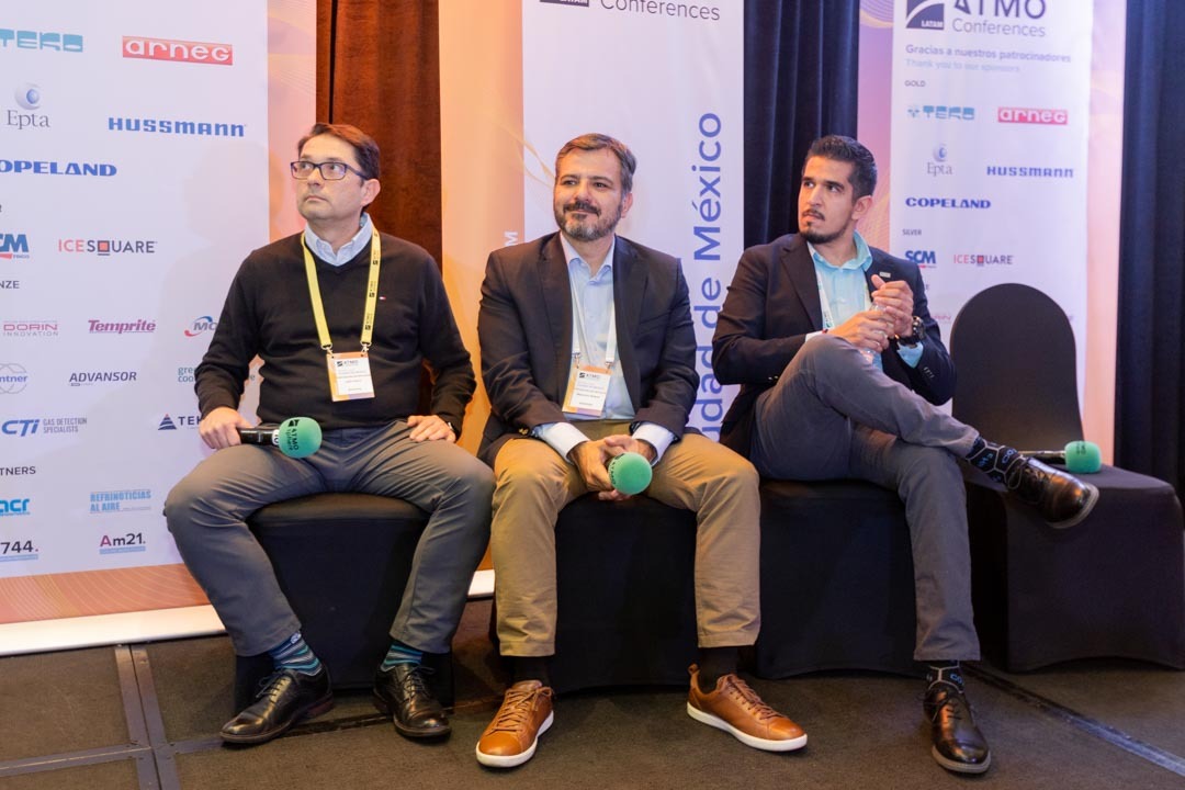 🌎Day 2 of #ATMOLATAM, leading manufacturers presented refrigeration case studies on #naturalrefrigerant use in commercial and industrial applications. <a href="/advansor/">Advansor</a>, <a href="/Axionlog/">Axionlog Venezuela</a>, #Guntner, #Dorin, <a href="/giz_gmbh/">GIZ</a>, #EletrofrioRefrigeracao