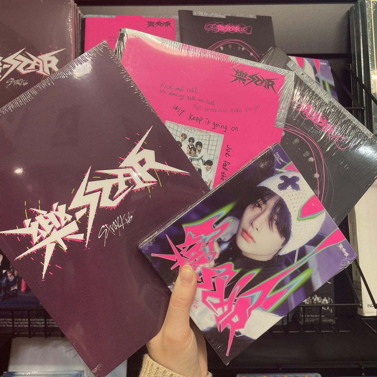 STAYs! 🖤 It’s here… the brand new album by Stray Kids has arrived in store! Pick up your copy of ROCK-STAR today! Limited, Rock, Roll and Postcard versions available 🩷 #StrayKids #樂_STAR #ROCK_STAR #StrayKidsComeback #YouMakeStrayKidsStay @ukskzunited