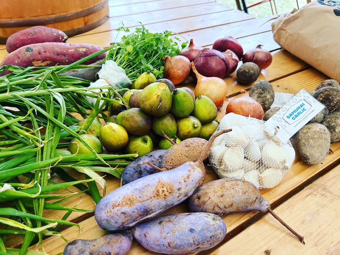 team_f_pride's tweet photo. 【🥔🍆🌽持ち寄った食材で即興料理🍳】

川内村で行われたイベント「ギブミーベジタブル」にいってきました！

ふくしま盛り上げっ課が主催の
入場料はなんと野菜！(米肉魚などでもOK)という変わったイベント😳 https://t.co/X3Rg3QZZ6U
