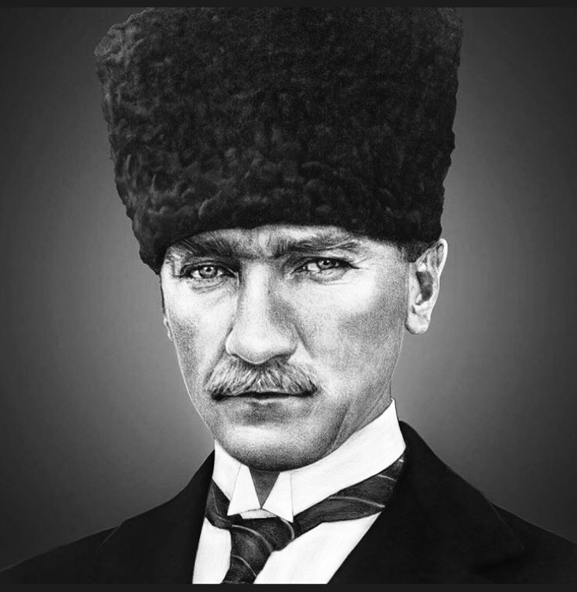 Bir ulusun kurtarıcısı, kurucu liderimiz Mustafa Kemal Atatürk’e saygı, minnet ve özlemle... #10Kasım #MustafaKemalAtatürk