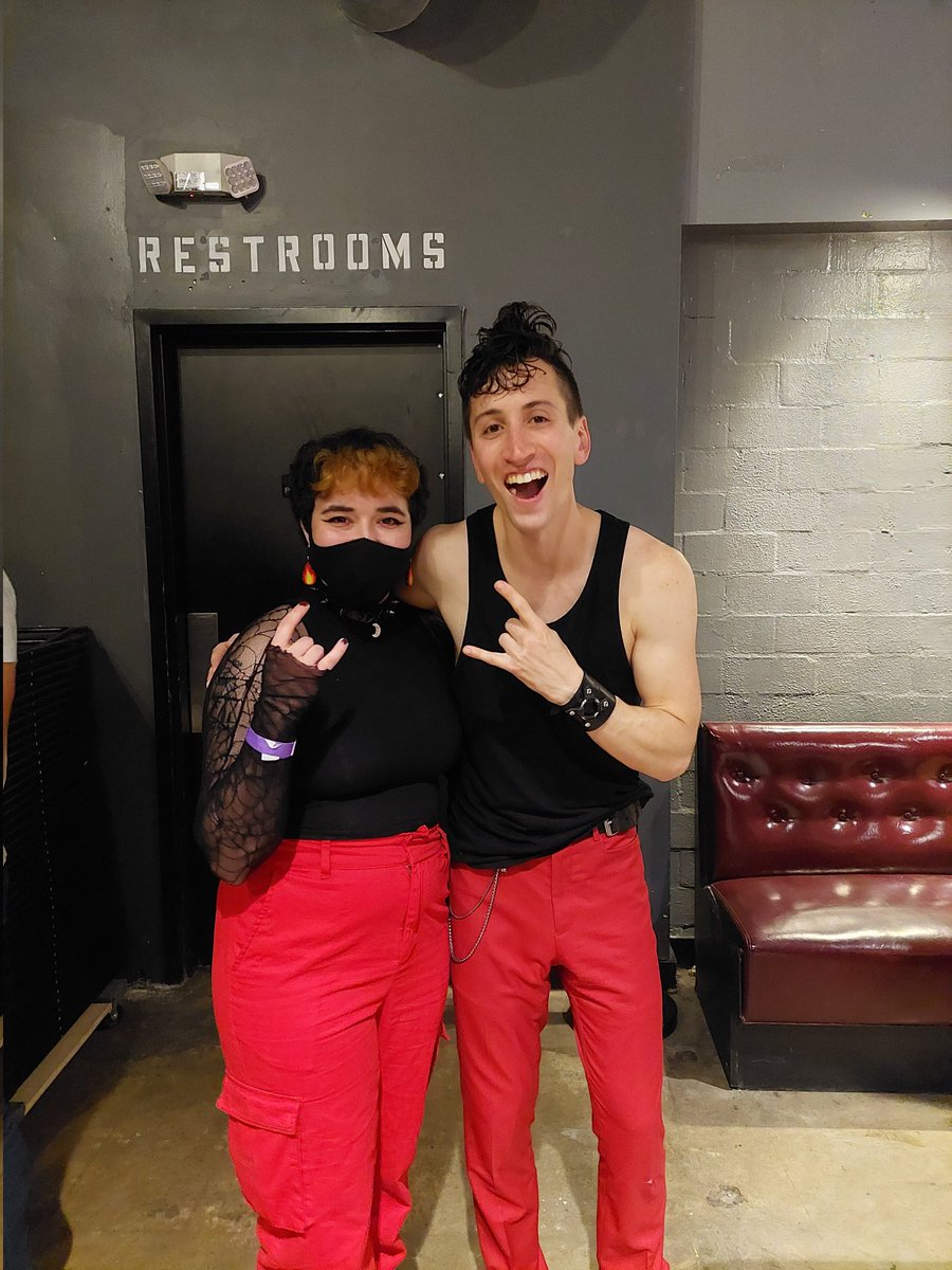 funghoul97's tweet image. Collecting these like Pokémon 🙈 also how does he continue to get more attractive every yr? 🤨
#filthyanimals #desrocs