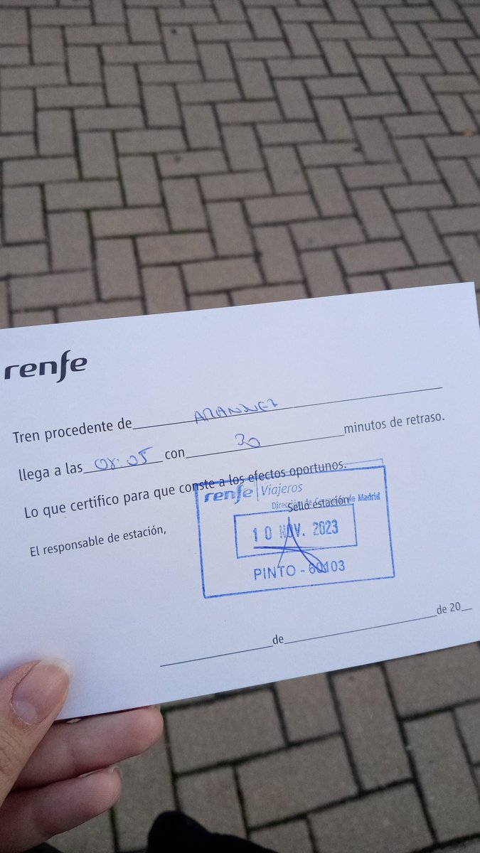 RoblesF24's tweet photo. Tercer justificante esta semana, supuestamente averia en Atocha pero como siempre sólo afecta a los del sur, me vengo antes a la estación para evitar esto y peor que nunca.  @C3enfurecida @CercaniasMadrid @Renfe @AytoPinto @ComunidadMadrid https://t.co/4mYFXbupma