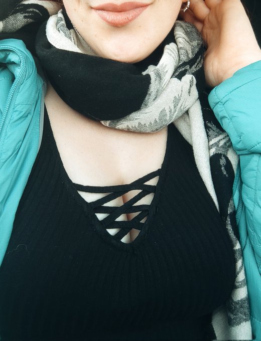 Bonjour vous !  Bon vendredi 😚 https://t.co/ivhllgzVJs<a href="/tag/sexy"class="tags"><span>#sexy</span></a><a href="/tag/camgirl"class="tags"><span>#camgirl</span></a><a href="/tag/onlyfans"class="tags"><span>#onlyfans</span></a>