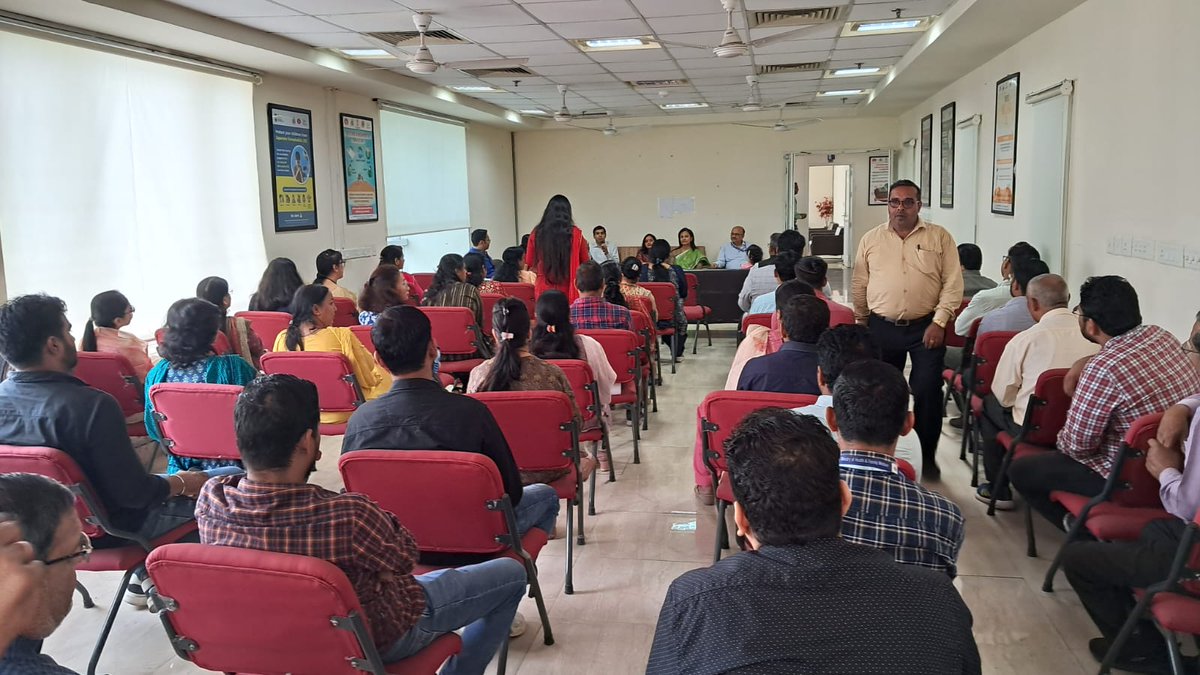 Swachh Diwali Shubh Diwali Campaign from 6-12 Nov, 2023. Celebrated on 10 Nov, 2023 at 10.30AM at NCVBDC. Dr. Anupam Prakash, Director Prof. of Medicine LHMC, ND, delivered awareness session on prevention of Respiratory Diseases specially considering poor Air Quality in the city.