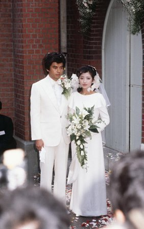 山口百恵　三浦友和、結婚披露宴マッチ 山口百恵、三浦友和、結婚披露宴マッチ Amazon.co.jp: 山口百恵