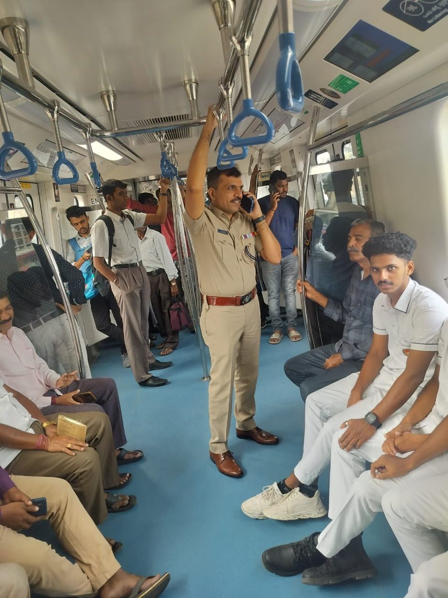 Travelled by METRO Train to promote Public Transport to curb traffic congestion. #WorldPublicTransportDay
#PersonToPublic 
#BCP4PublicTransport