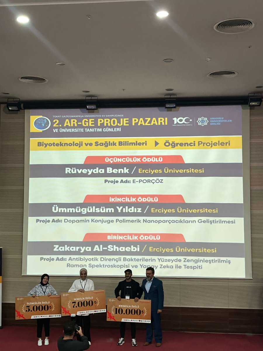 nanobiomer's tweet photo. NanoThera Araştırma ekibi üyeleri Anadolu Üniversiteler Birliğince düzenlenen AR-GE proje pazarında Biyoteknoloji ve Medikal Teknolojiler alanında ilk üç dereceyi aldı. Tüm ekibe Tebrikler 👏🏼 https://t.co/KG5VzV4al6