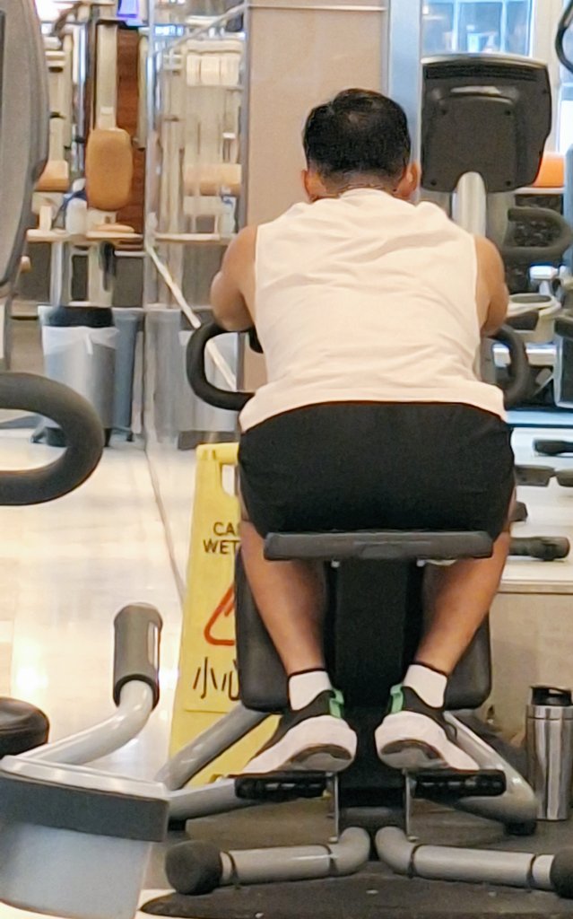 想立即插入中出佢！！