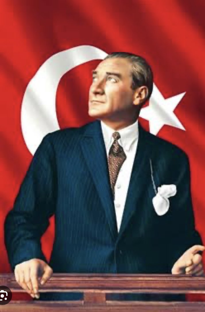 Milli Mücadelemizin Başkomutanı, Cumhuriyetimizin kurucusu, yolumun ışığı, rehberim ATAM minnettarım sana.Yolun yolumdur saygı ile anıyorum.