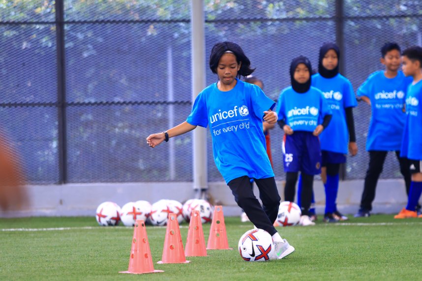 Today, UNICEF and JDT hosted a KICK FOR INCLUSI⚽N #KidsTakeover football clinic where 51 children were coached by JDT Academy youth players aged 12-16. #KickForInclusion #JDTSupportsUNICEF