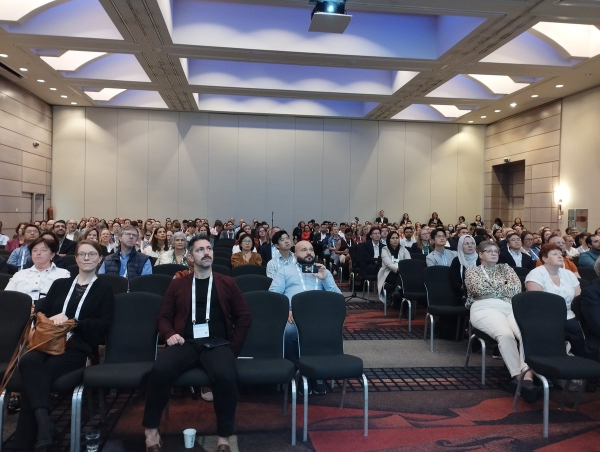EnriqueSoto8's tweet photo. View from the podium at the #SIOG23 Packed room!!!! @SIOGorg https://t.co/mBwATfpJ6M