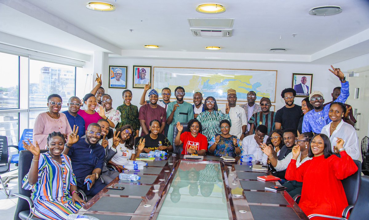 Abi_Olusanya's tweet photo. ...hope...the substance of faith. The youth have what it takes to make Nigeria food-secure and prosperous. Only 6 people in the picture have an academic background in agriculture...all others range from architecture to human anatomy. Yet, our passion to change our space binds https://t.co/WRen3jjDXo