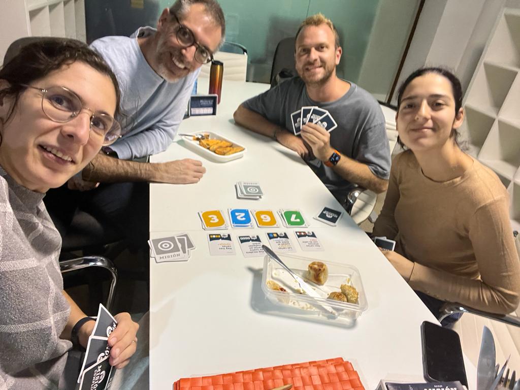 A Marinva cada setmana juguem a un #jocdetaula diferent que algú porta per descobrir-lo amb l'equip. Coneixeu cap joc que haguem de provar? Llegim les vostres recomanacions! ⬇️👀