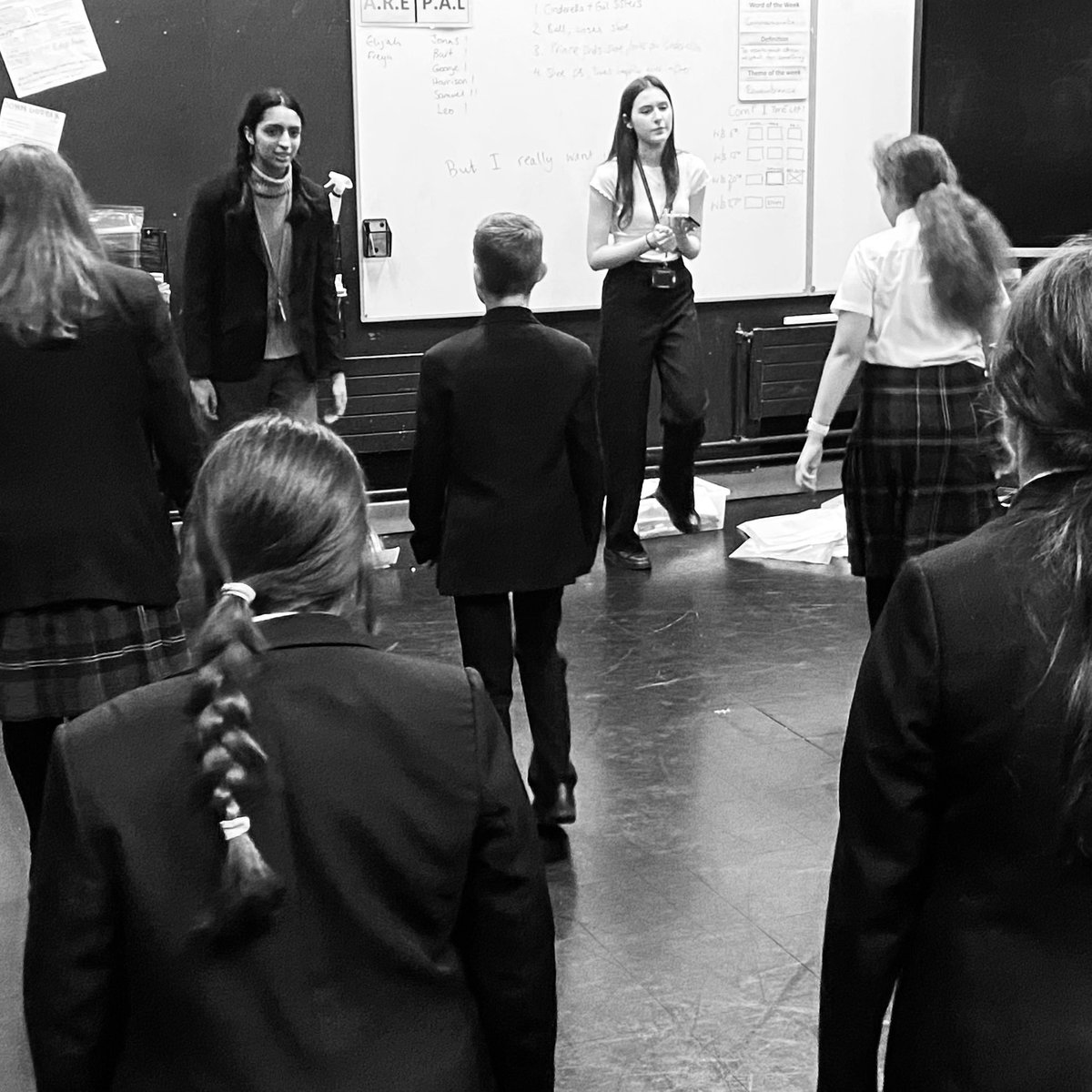 RodingDrama's tweet image. #TeamDrama is all about empowering our learners. Check out Ruby (Y13) and Jasmine and Natalie (Y12) as they teach the #MaryPoppinsJr cast their routines #StudentLeadership @RodingValleyHS @ChelmsfordThe