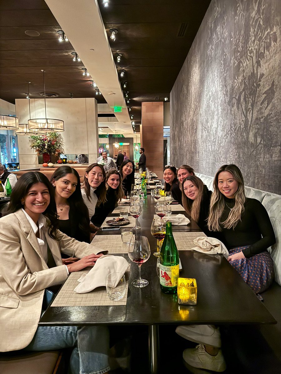 …and that’s a wrap! Celebrating new &amp; old friends at <a href="/AllRaise/">All Raise</a>. Shoutout to the best cohost <a href="/angeliuuuuu/">Angela Liu</a> for bringing the best group together to cap off the summit 💫