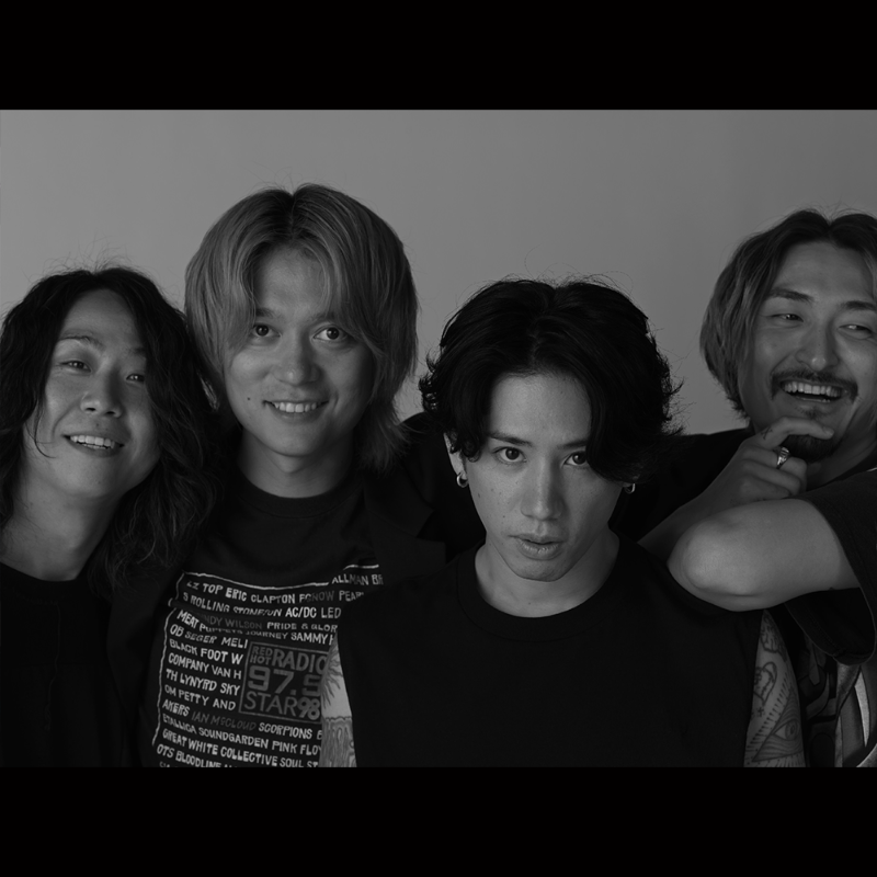 YUNIKAVISION_St's tweet photo. 本日より西武新宿駅前のユニカビジョンで「#ONEOKROCK 」特集が放映スタート！

「DVD &amp; Blu-ray ”ONE OK ROCK 2023 LUXURY DISEASE JAPAN TOUR”」から4曲のライブ映像をフル尺でお届け!

13日～19日の期間 9時,11時,13時,15時,17時,19時,21時から約19分間の放映！
※19日の19時台は放映がございません