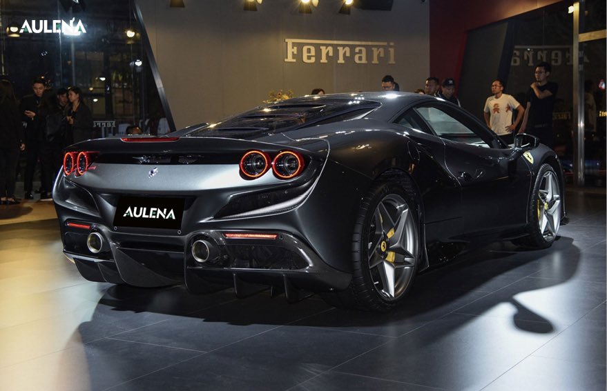 Aulenacarbon's tweet photo. Ferrari F8 upgraded with dry carbon accessories

#usa #oem #manvita #aulena  #ferrarif90 #ferrarikc23 #ferrari296gtb  #ferrarilorsopilota #ferrarif8 
#frontcanards #frontspoiler #sideskirts https://t.co/Oa0G5Hgltu