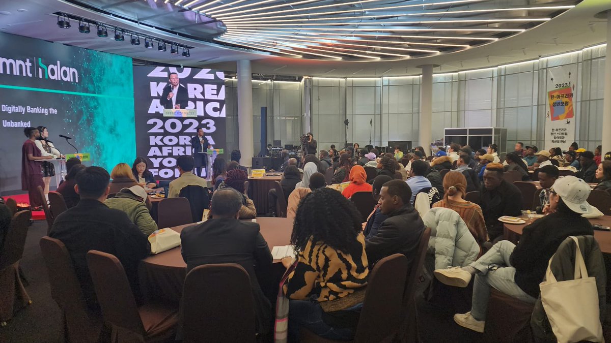 Day 1 kicked off with a Korea Africa Youth Forum dinner, themed 'The Spark of Change with Korean and African Startups'.