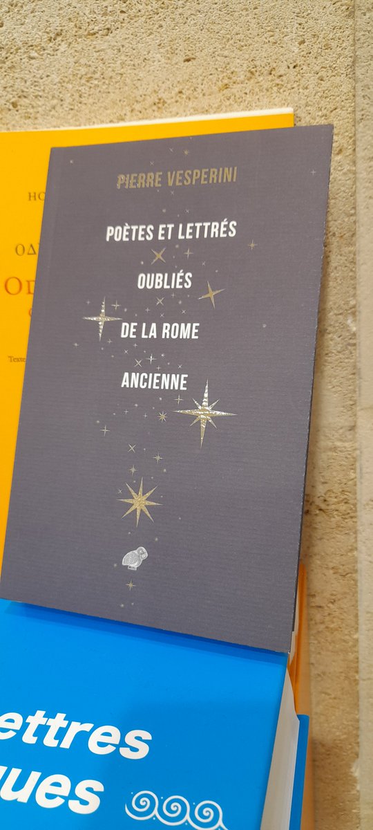 Je suis passée chez @mollat et j'ai trouvé ce livre qui a happé ma curiosité (et mon porte monnaie)! Il m'a semblé nécessaire ! #livraddict #livreaddict #sortiedujour #novembre #livres #livredepoche #booksta #bookstagramfrance #Vendredi #VendrediLecture #Weekend #bookstagrammers