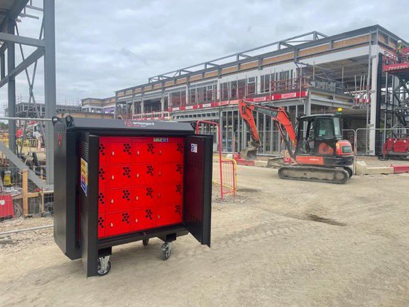 Nothing charges safer than VoltHub⚡

safeoptions.co.uk/armorgard-volt…

👉Safely charge and store Li-Ion batteries
👉Passive and active technology with battery backup
👉Weatherproof, secure and mobile - VoltHub can go anywhere