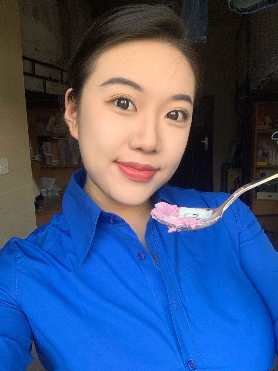 Ka48893's tweet photo. 我應該轉行做個美妝的
😝😝😝😝 https://t.co/Y2dxaZFXfb