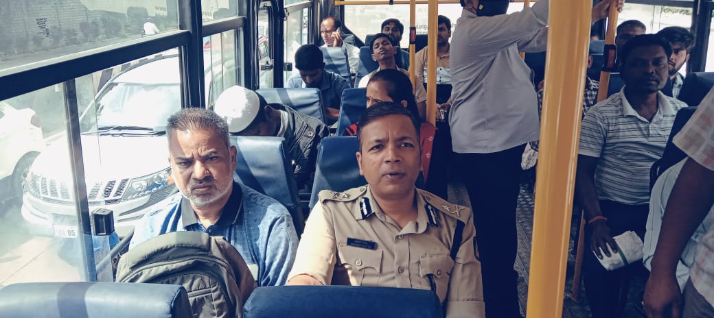 AddlCPEast's tweet photo. On the #WorldPublicTransportDay choose BMTC bus for the commute to work . We are committed to embrace sustainable transportation & do our bit towards reducing the carbon footprint. Let's ride together for a greener, more connected future!
#PersonToPublic #BCP4PublicTransport https://t.co/EnVslO4sHJ