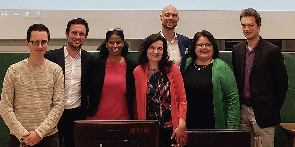 bdvb_ev's tweet image. Herkunft sollte keine Rolle spielen!
Hierbei sind sich die Diskussionsteilnehmer zum Thema &apos;Potenzial Migrationshintergrund&apos; einig. Um dieses Potential zu nutzen, müssen jedoch alle Beteiligten Verantwortung übernehmen.
©Nadja Baldus-Neddermeyer
#bdvb #diversity