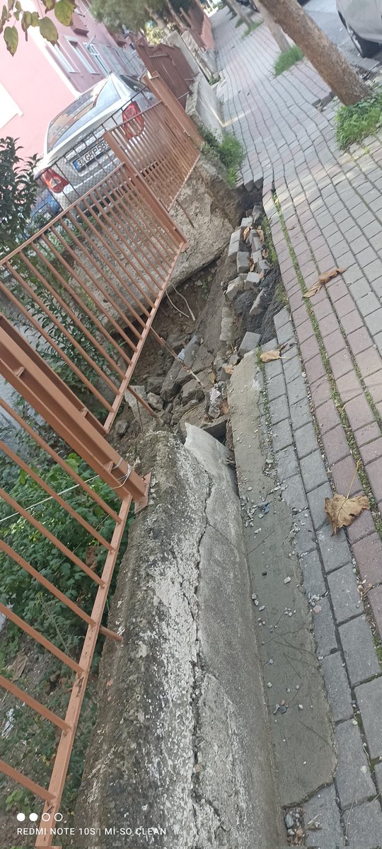 Günden güne çöküyoruz ne zaman yapabilirsiniz <a href="/BagcilarBld/">Bağcılar Belediyesi</a>  <a href="/BagcilarFen/">Bağcılar Fen İşleri</a>  <a href="/abdullahozdemir/">Abdullah Özdemir</a>