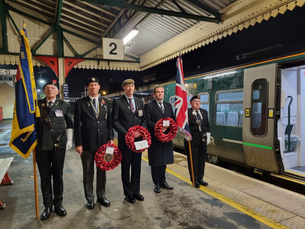 kevin_j_foster's tweet image. Early start this morning to join #Paignton @poppylegion in presenting a wreath to be taken by @GWRHelp train to Paddington for the remembrance service there today.  The station is where many who left our bay and gave their lives would have last seen their loved ones.