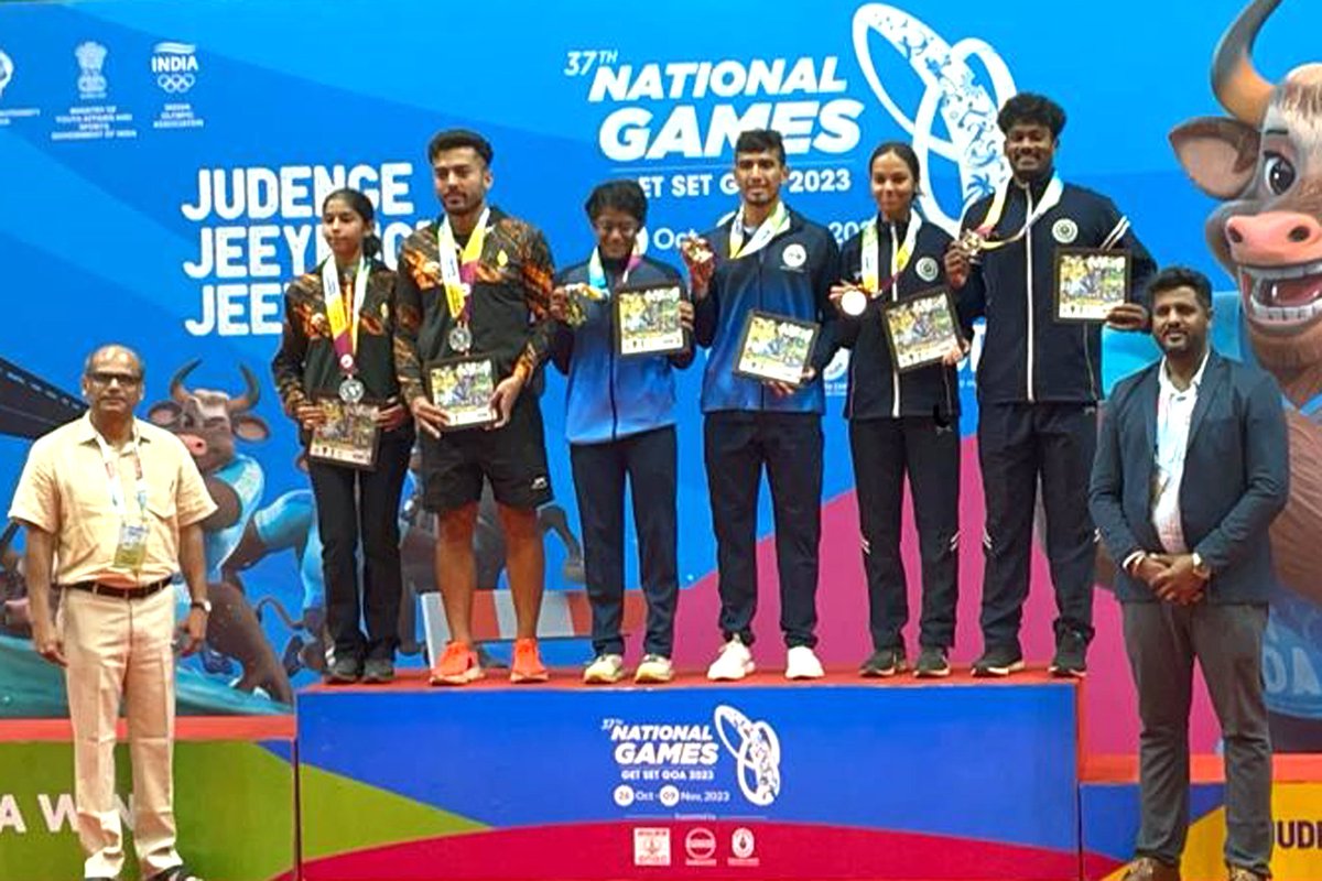 RojaSelvamaniRK's tweet photo. గోవా లో జరుగుతున్న @Nat_Games_Goa #37thNationalGames లో ఆంధ్రప్రదేశ్ కు డి‌.వెంకటేష్ ఎన్.సనుతి యశోహర లు  #MixedDoubles విభాగంలో కాంస్య పతాకాన్ని 🏅 సాధించాడం‌ చాలా సంతోషం.

Congratulations 🎉

#Games2023 #TeamIndia #SportsInAP #SAAP #goa #AndhraPradesh https://t.co/I0inOFqMi0