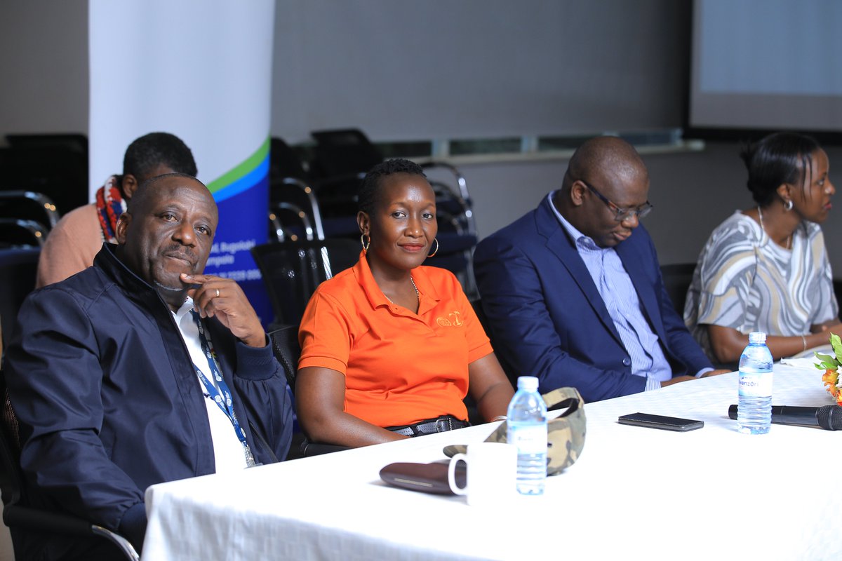 This morning, @UCC_Official awarded grants to 5 companies thru the #UCUSAF EBooster Program tht recognized ICT solution providers who creatively utilize ICT applications 2 address societal issues. The goal is to refine their business models to cater fr underserved & unserved mkts