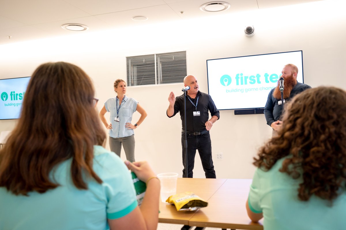 FirstTee's tweet image. Last night, our participants attended the Innovators Forum welcome reception where they got to hear from First Tee's very own CEO, Greg McLaughlin, ask many questions to guide their community project &amp;amp; participated in a team building activity with First Coast Comedy! 🙌