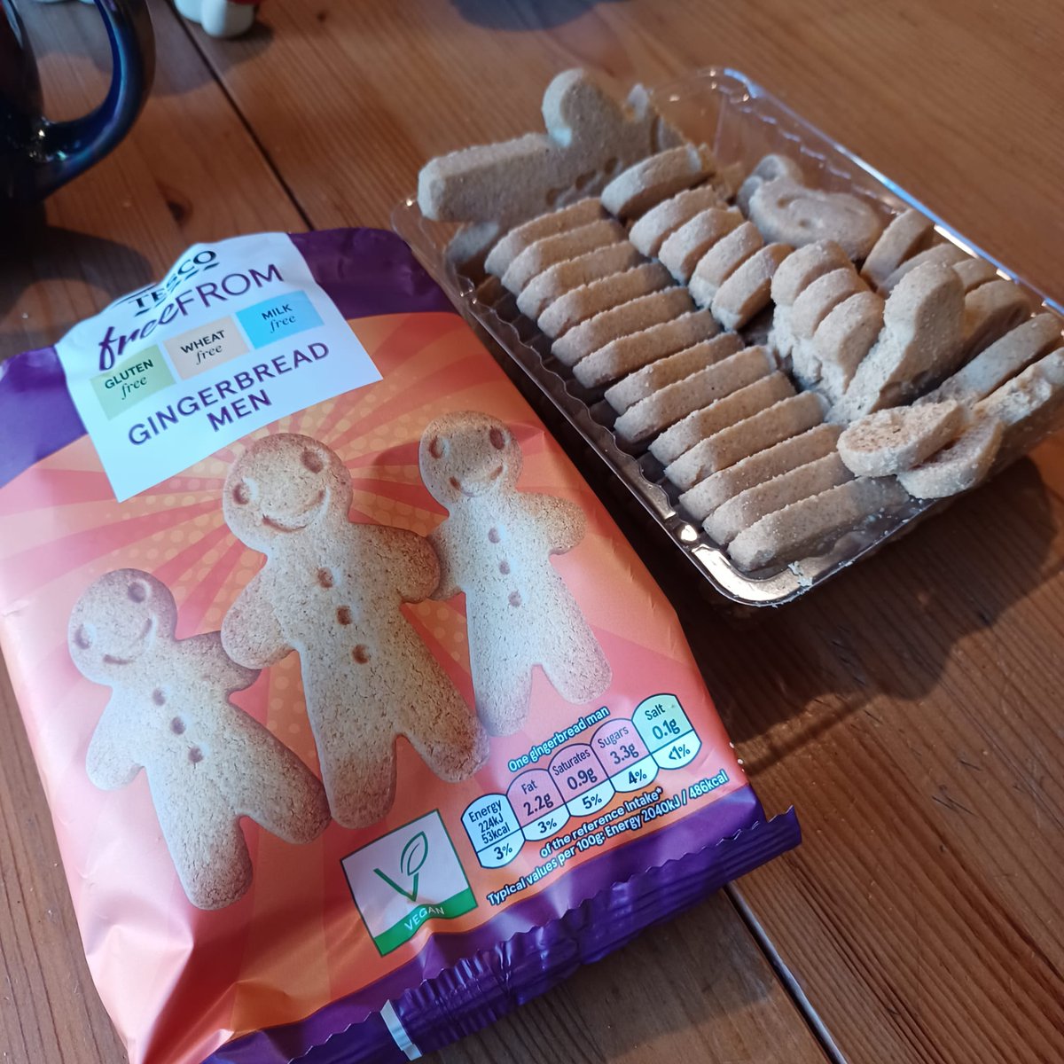 jonstuttard123's tweet photo. @Tesco what's going on here? Everything smashed when a new pack was opened! https://t.co/LfuO1JsiTQ