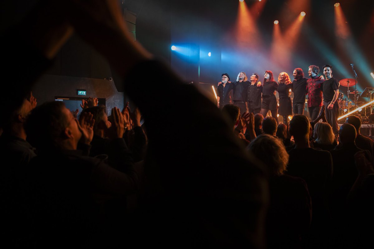 Such a wonderful night in Zwolle!! 🎤🎸🎻🥁🎷
Thank you!! 🙏❤

Tonight: 
FLUOR Amersfoort
Tomorrow: 
Metropool Enschede

📷 <a href="/Bulletray/">Bullet-ray</a> 

#annekevangiersbergen #ontour #annekevangiersbergenband #rock #singer #metalsinger #singersongwriter #dutchsinger #thenetherlands #clubshow