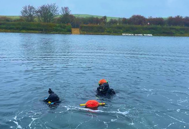 Our Clearance Diving team training this week 💣🐸 Great to have @HMSLedbury & @RN_DTXG Divers supporting before we returning to UK operations in support of homeland defence 🇬🇧